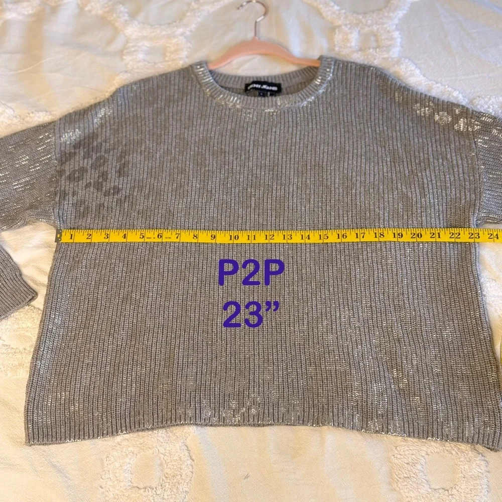 DKNY Jeans 100% Cotton Gray & Metallic Silver‎ Animal Print Size L Crew Sweater